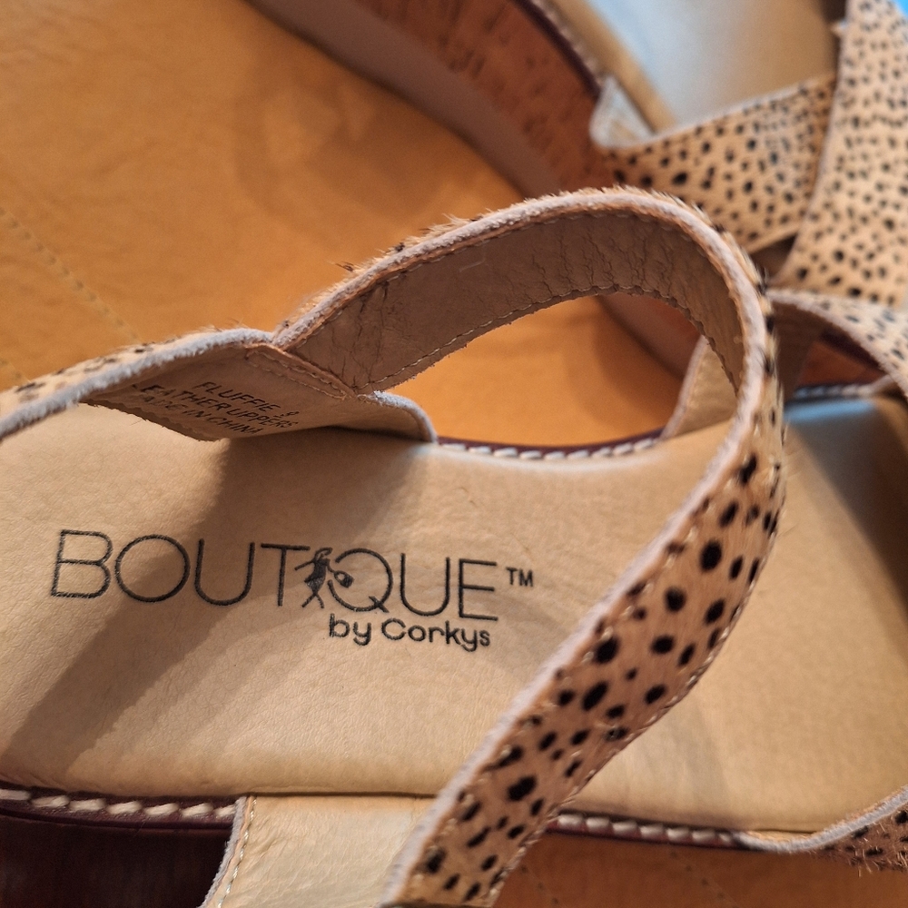 NWOT leather BOUTIQUE BY CORKYS furry platform flatform sandals si… - Picture 10 of 15